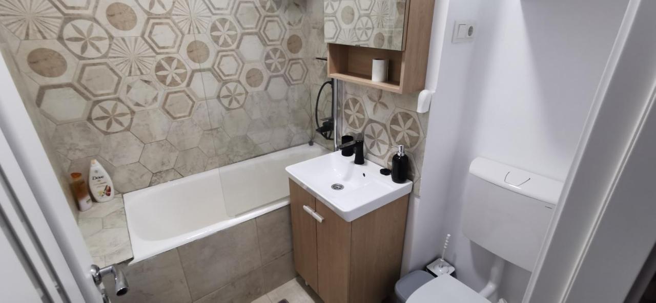 Ana Studio Apartment Targu Mures Luaran gambar